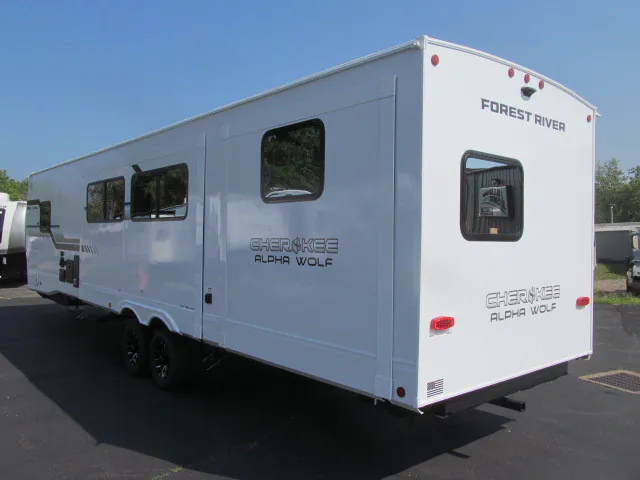2026 Forest River Cherokee Alpha Wolf 33BH, Photos photo 6