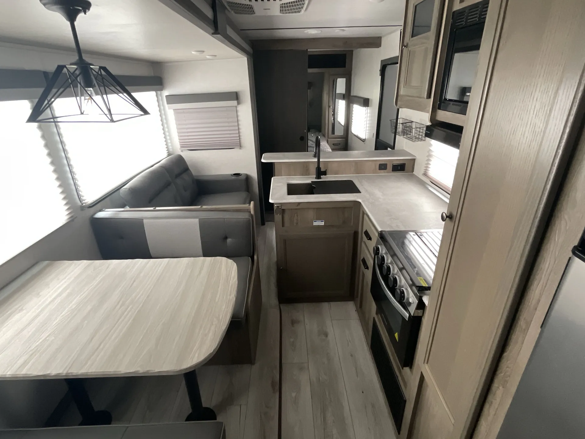 2022 Forest River Surveyor Legend 276BHLE — living area main