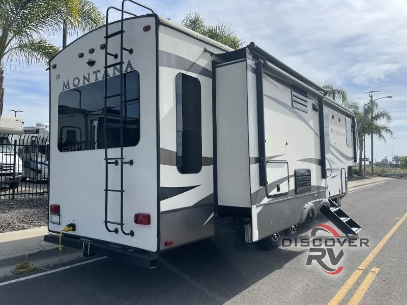 2018 Keystone Montana 3160RL - Photo 3