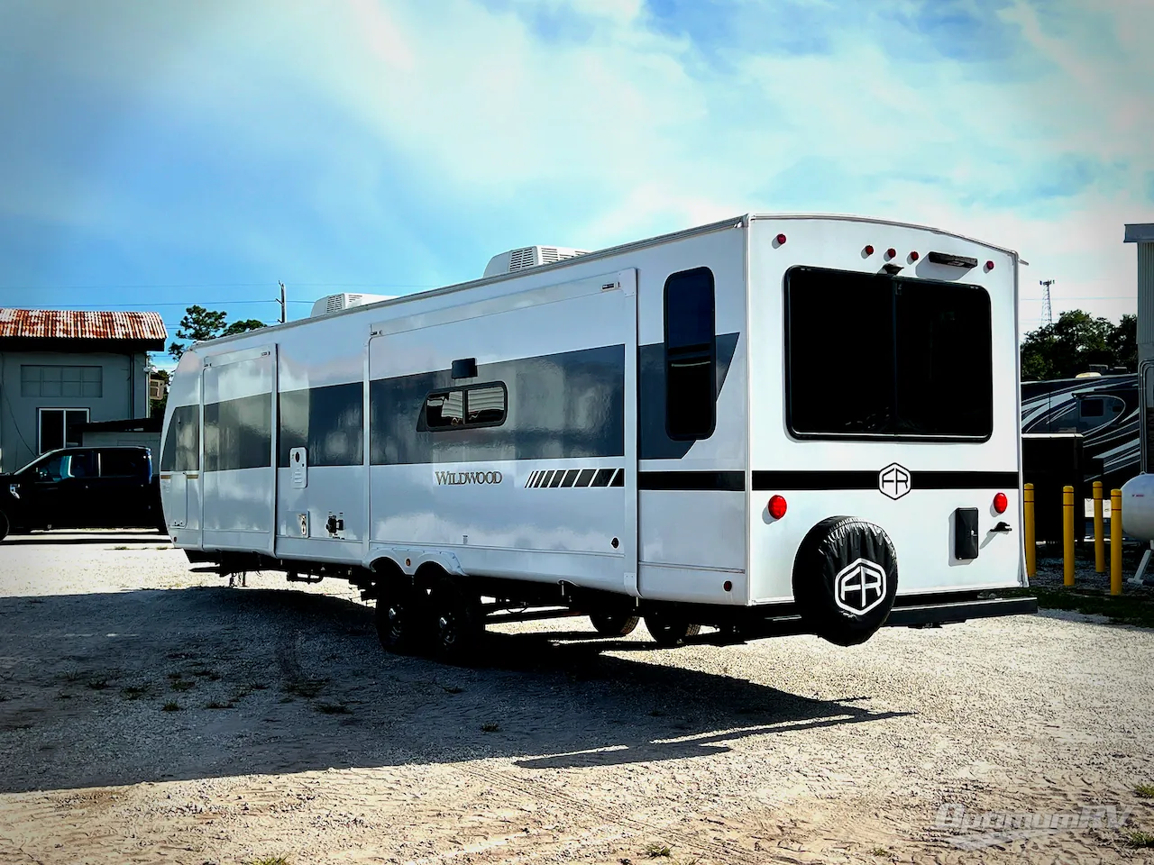 2025 Forest River Wildwood 32RET dealer photo 3 from Optimum RV