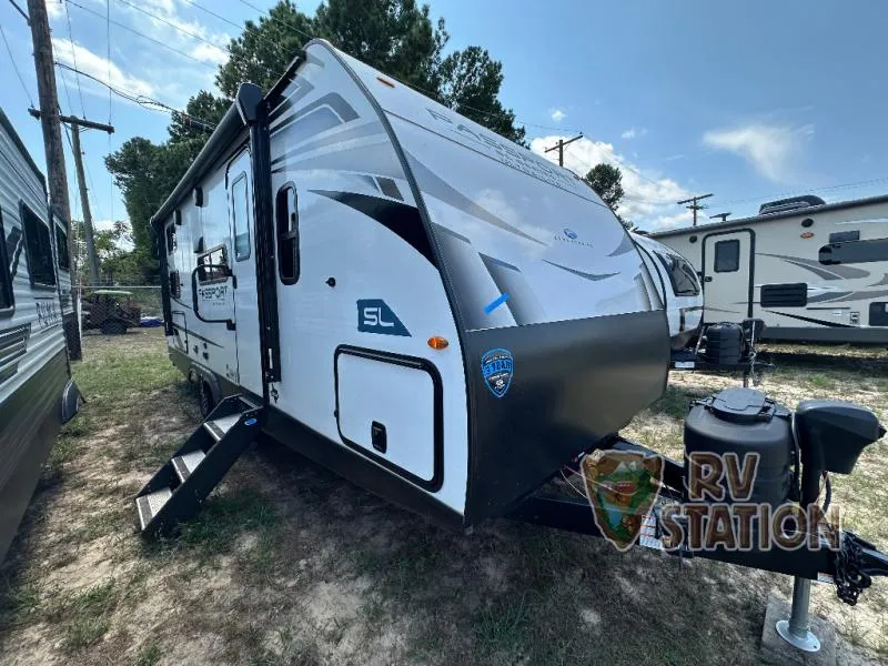 2024 Keystone Passport SL 221BH - Photo 2