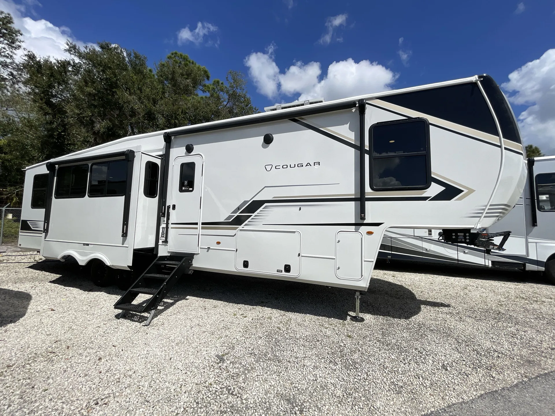 2026 Keystone Cougar 350LLK - Photo 2