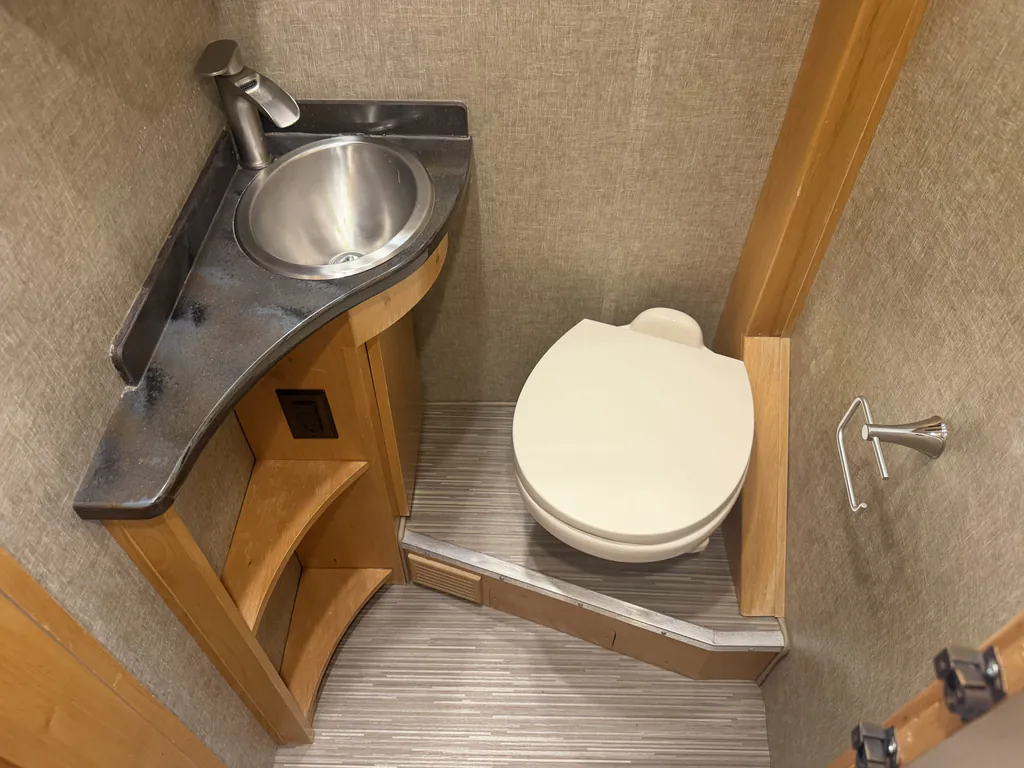 2018 Tiffin Wayfarer 24 BW, Photos photo 51