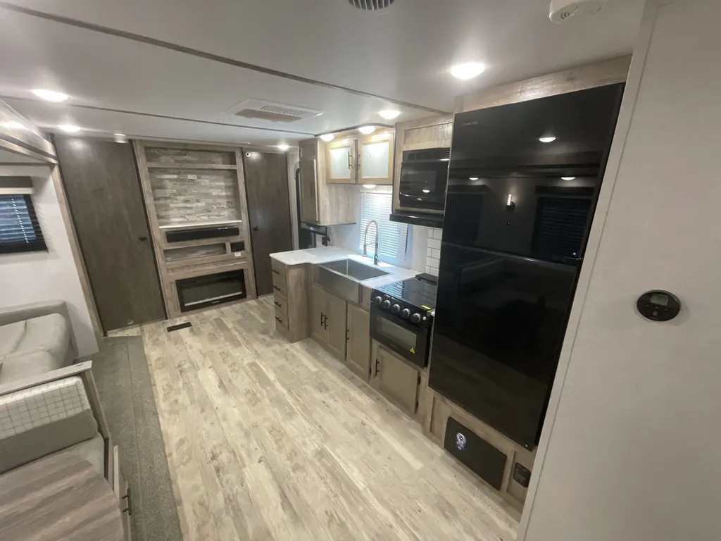 2024 Gulf Stream Conquest 323TBR, Photos photo 4