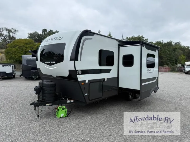 2026 Forest River Rockwood Mini Lite 2205S - Photo 3