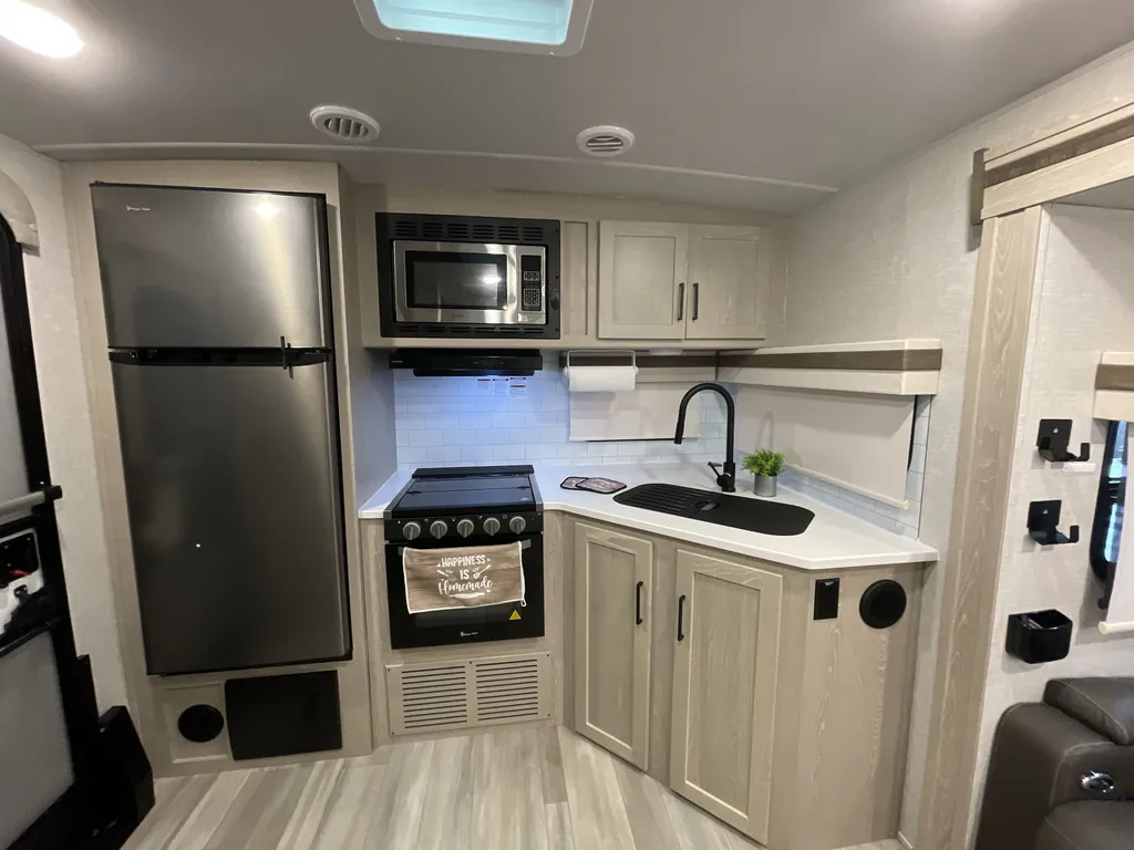 2022 Forest River Rockwood Ultra Lite 2614BS, Photos photo 18