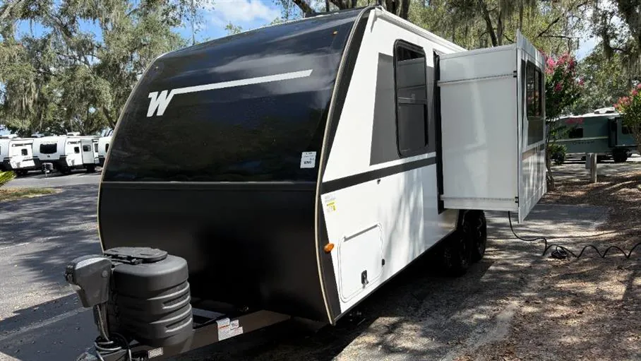 2027 Winnebago Micro Minnie 2108DS, Photos photo 3
