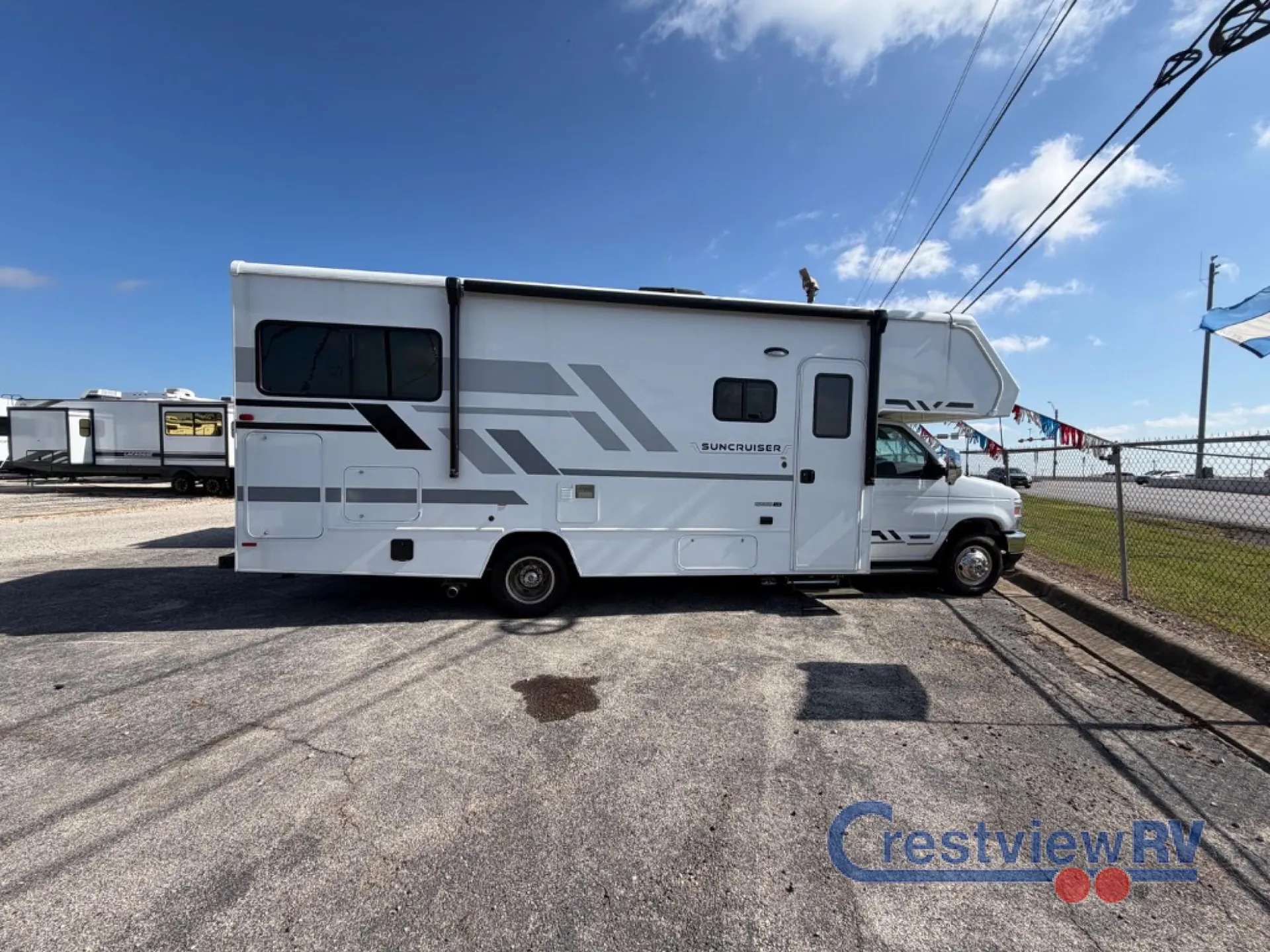 2027 Winnebago Suncruiser 24GG - Photo 3