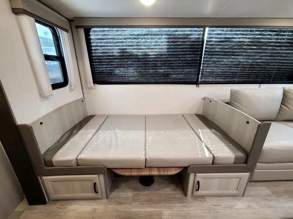 2027 Coachmen Catalina Legacy Edition 333DBDSCK, Photos photo 30
