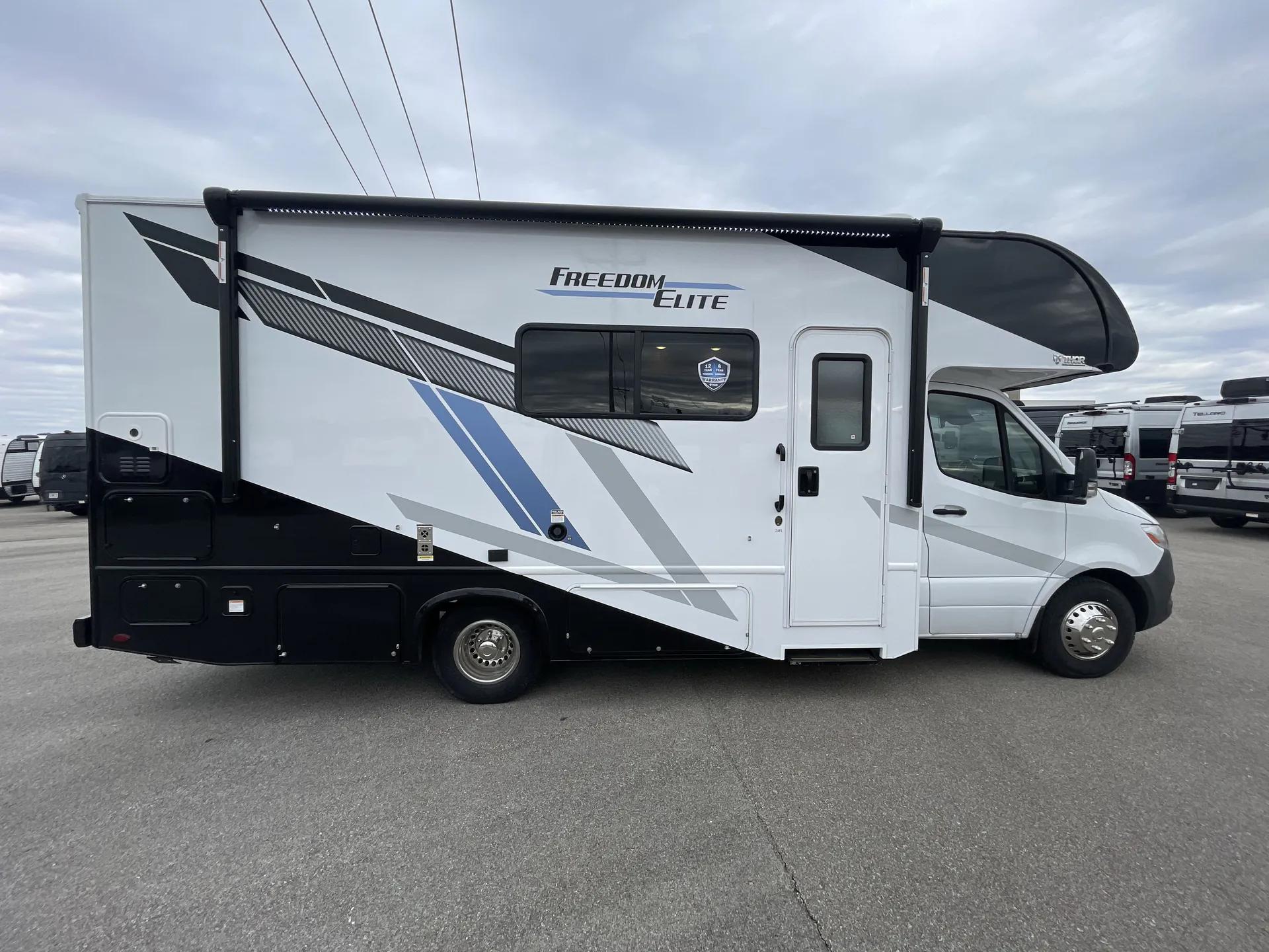 2025 Thor Motor Coach Freedom Elite 24FL — campside