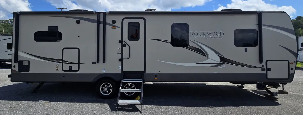 2020 Forest River Rockwood Ultra Lite 2902SW - Photo 2