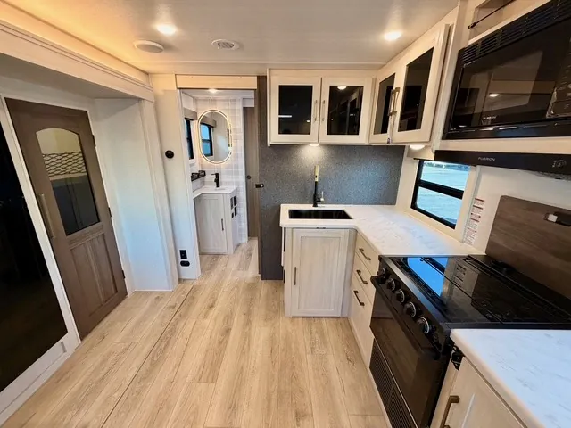 2027 Forest River Grand Surveyor 253RLS, Photos photo 27