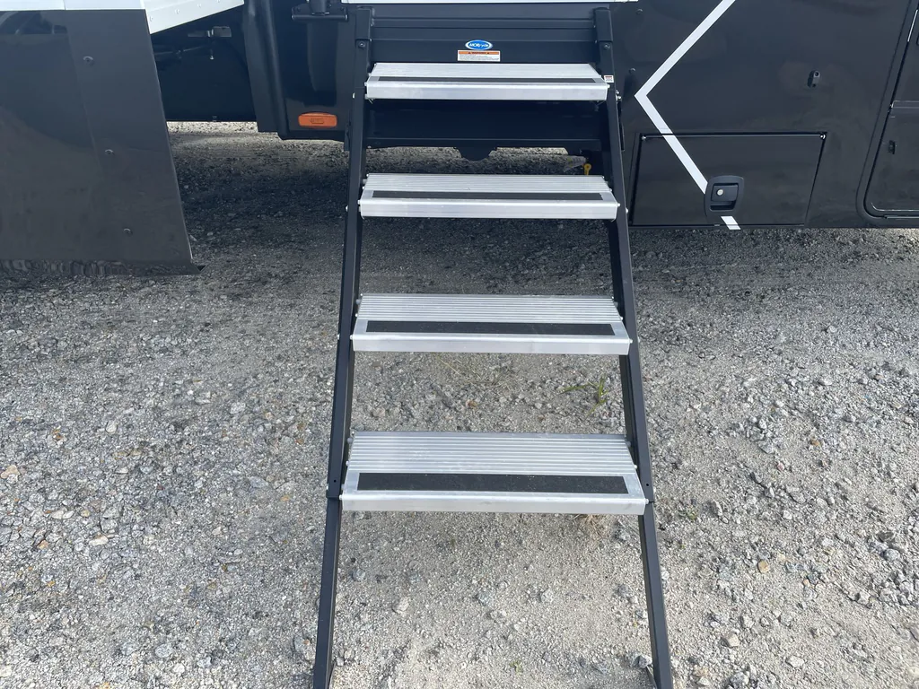 2026 Brinkley Model G 3970, Photos photo 9