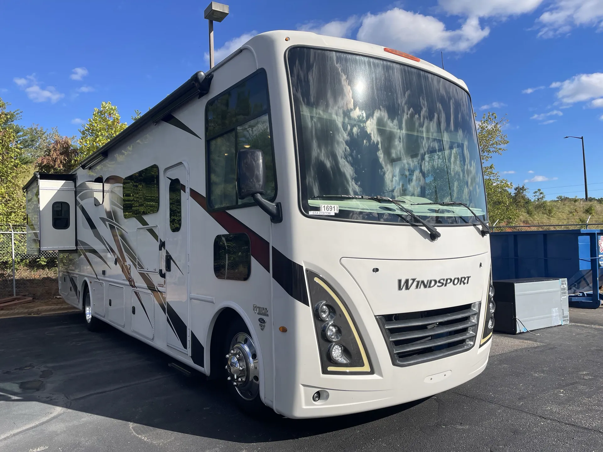 2023 Thor Motor Coach Windsport 34A - Photo 2
