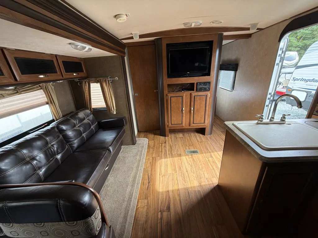 2016 Forest River Vibe 272BHS, Photos photo 17
