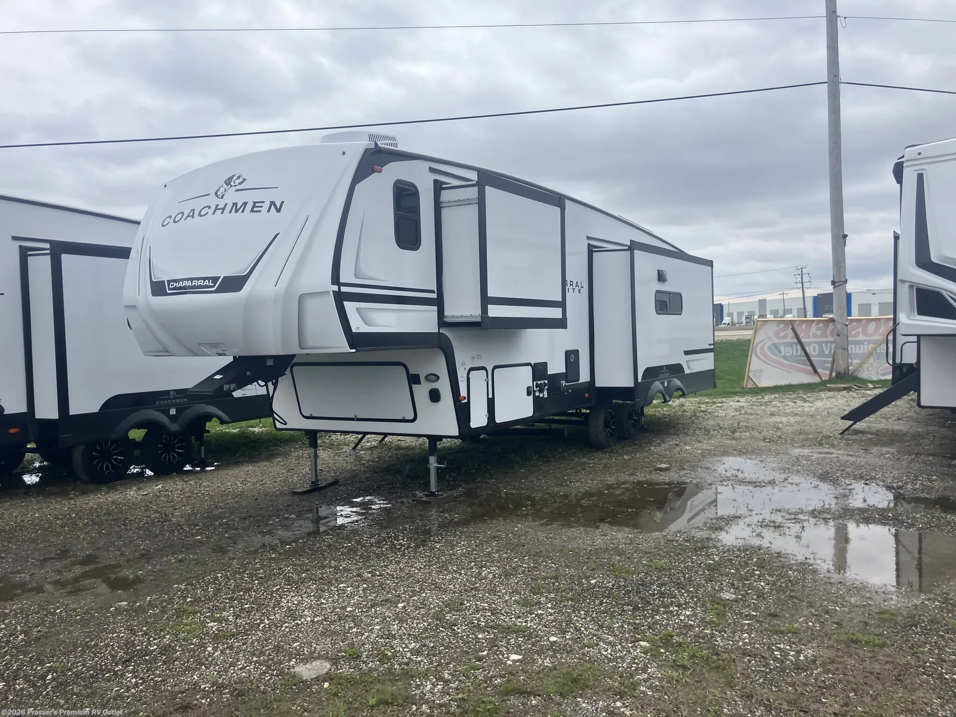 2026 Coachmen Chaparral Lite 27BAR - Photo 2