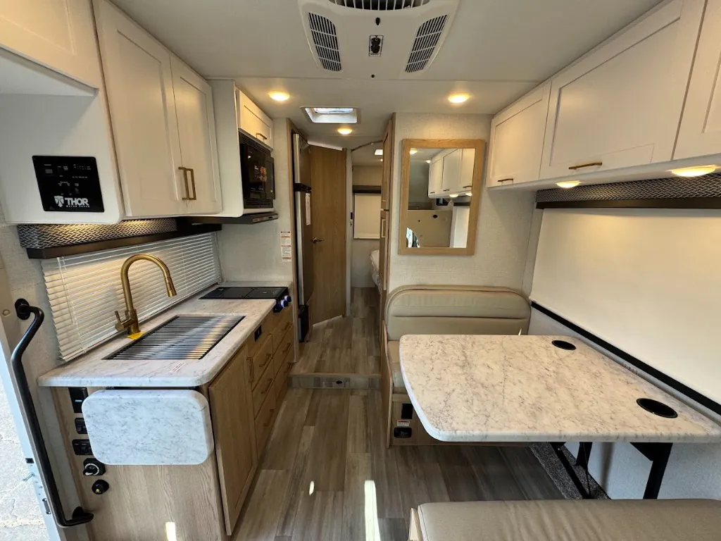 2026 Thor Motor Coach Four Winds 22Z - Photo 3