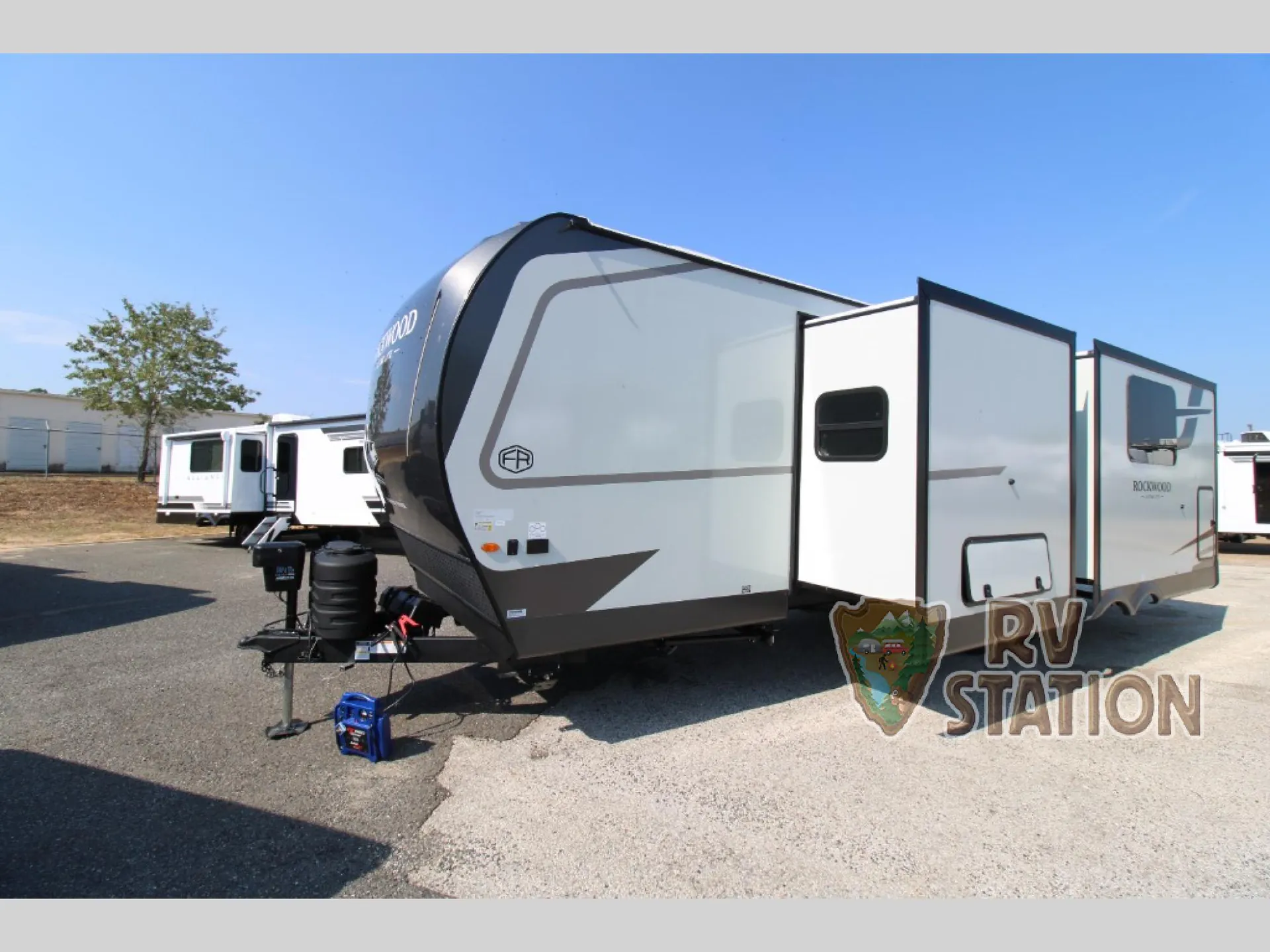 2027 Forest River Rockwood Ultra Lite 2711RK - Photo 4