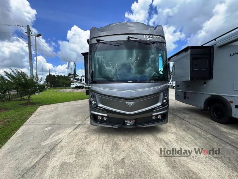 2023 Fleetwood Discovery LXE 40G - Photo 3