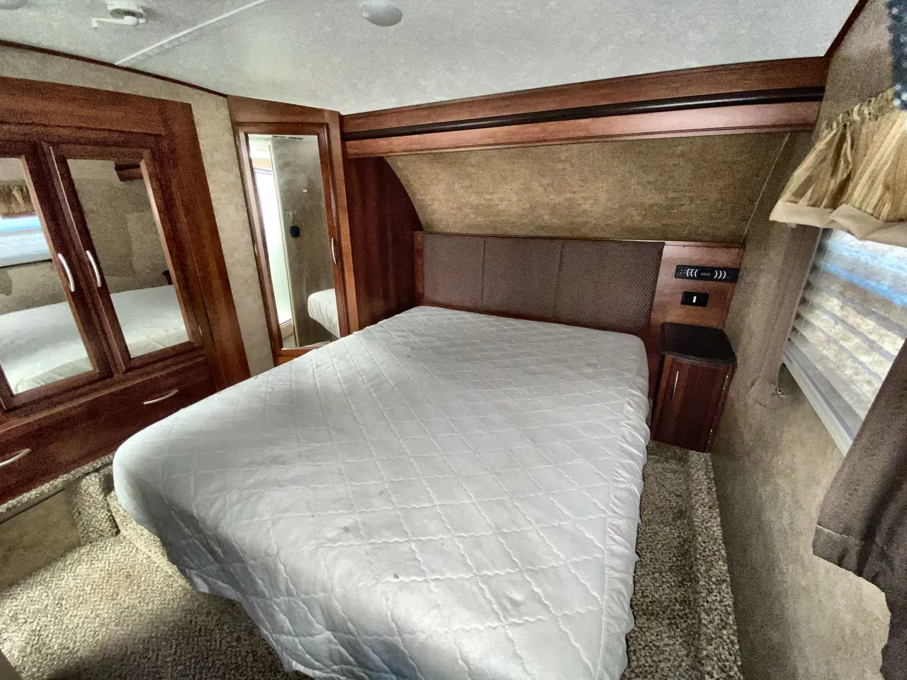 2015 Prime Time Crusader 294RLT - Photo 3