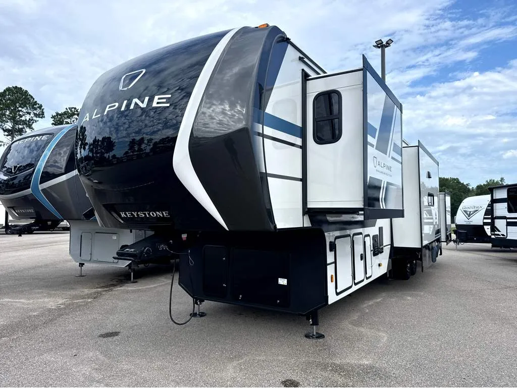 2026 Keystone Alpine Avalanche Edition 390DS - Photo 3