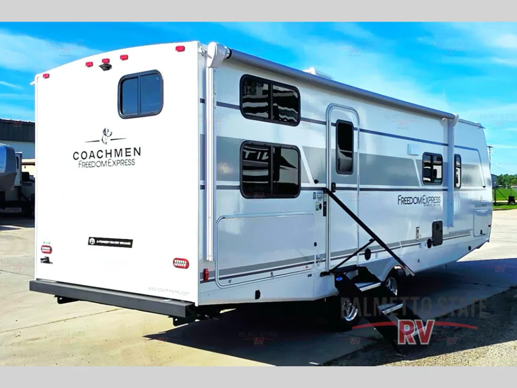 2026 Coachmen Freedom Express Ultra Lite 258BHS, Photos photo 4