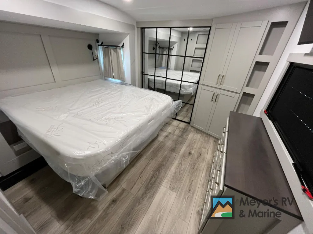 2026 Brinkley Model Z 3600, Photos photo 23