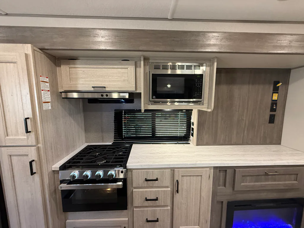 2024 Coachmen Catalina Legacy Edition 283FEDS, Photos photo 15