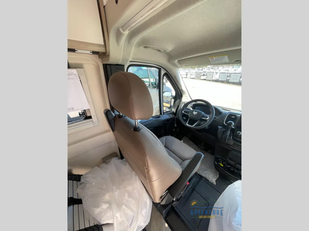 2025 Winnebago Travato 59G, Photos photo 8