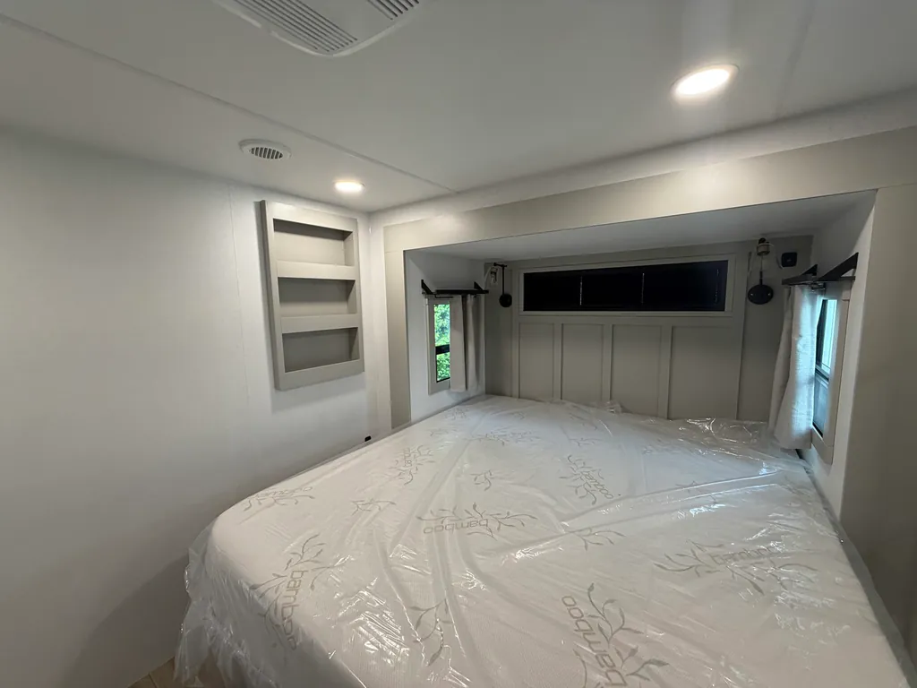 2026 Brinkley Model G 3520, Photos photo 20