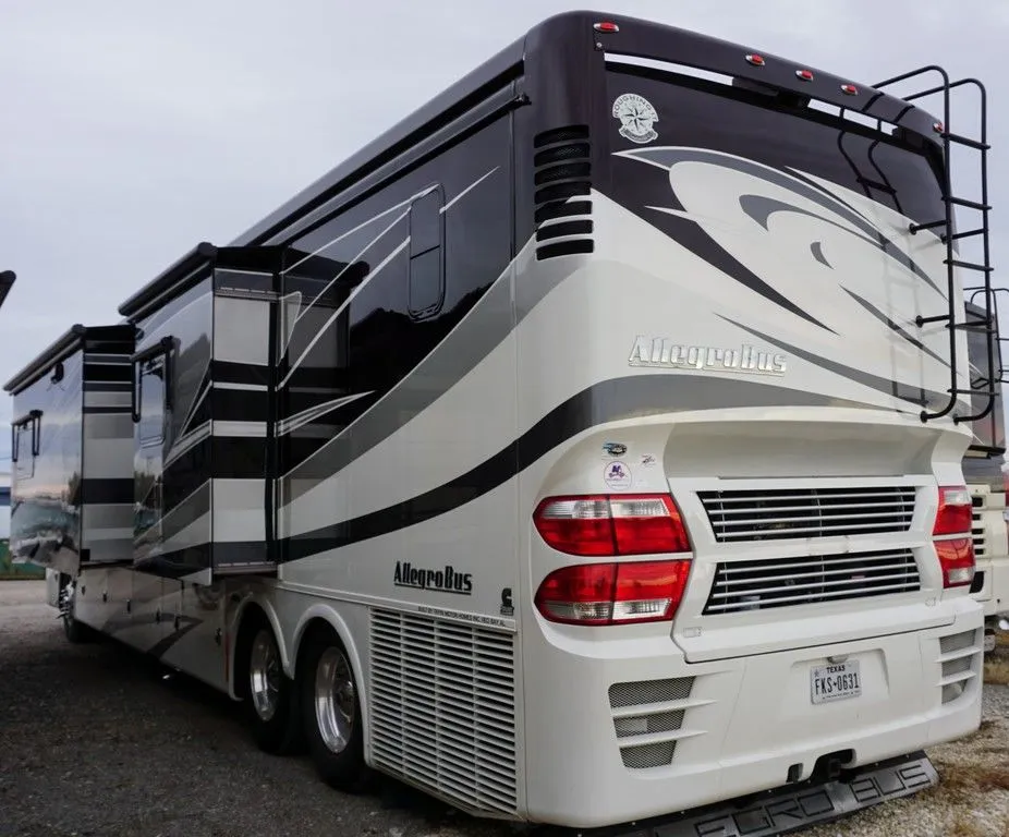2014 Tiffin Motorhomes Allegro 45 - Photo 3