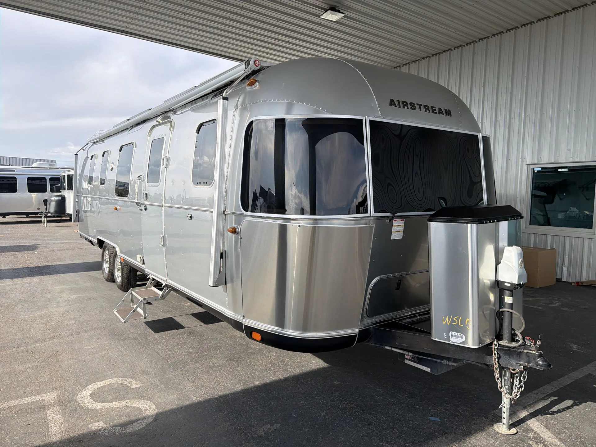 2018 Airstream Classic 33FB - Photo 2