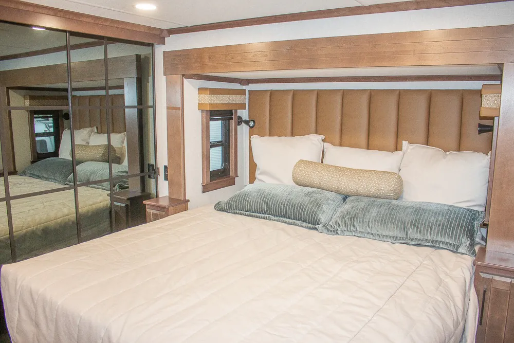 2025 Forest River RiverStone 425FO, Photos photo 43