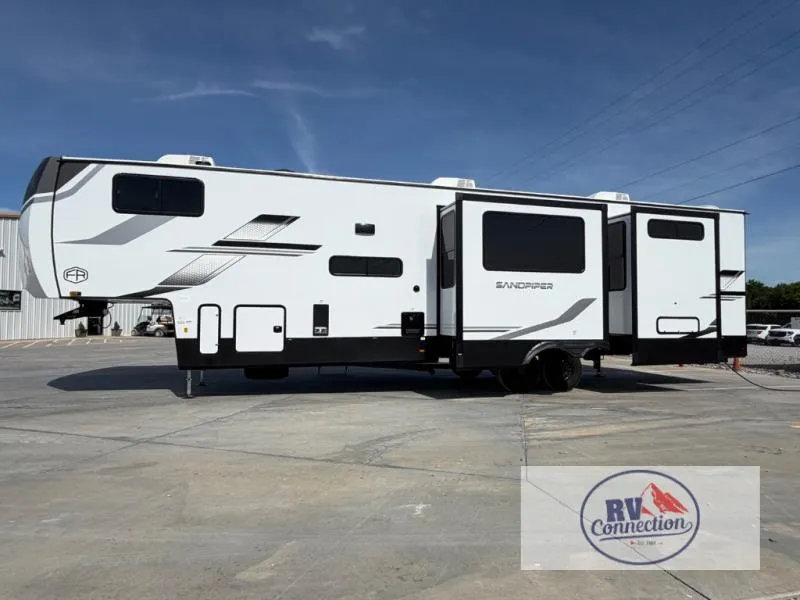 2026 Forest River Sandpiper 3710HBFB - Photo 4