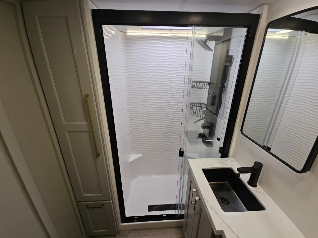 2026 Brinkley Model G 4150, Photos photo 40