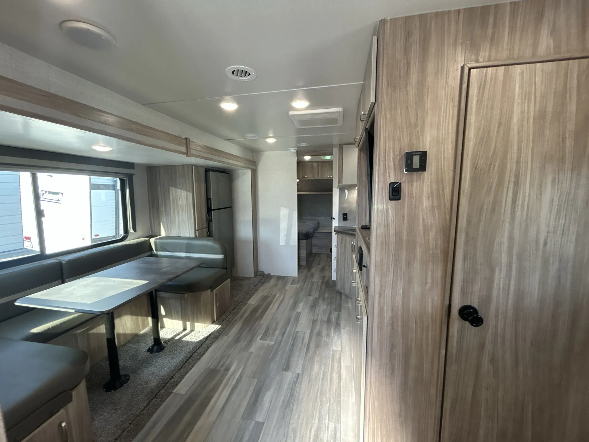 2022 Winnebago Minnie 2327TB dealer photo 4 from Camping World