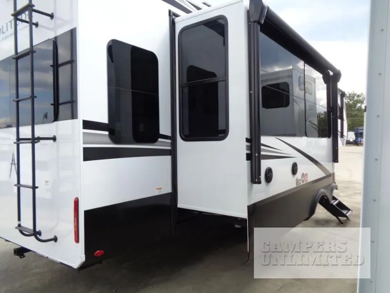 2026 Grand Design Solitude 370DV - Photo 4