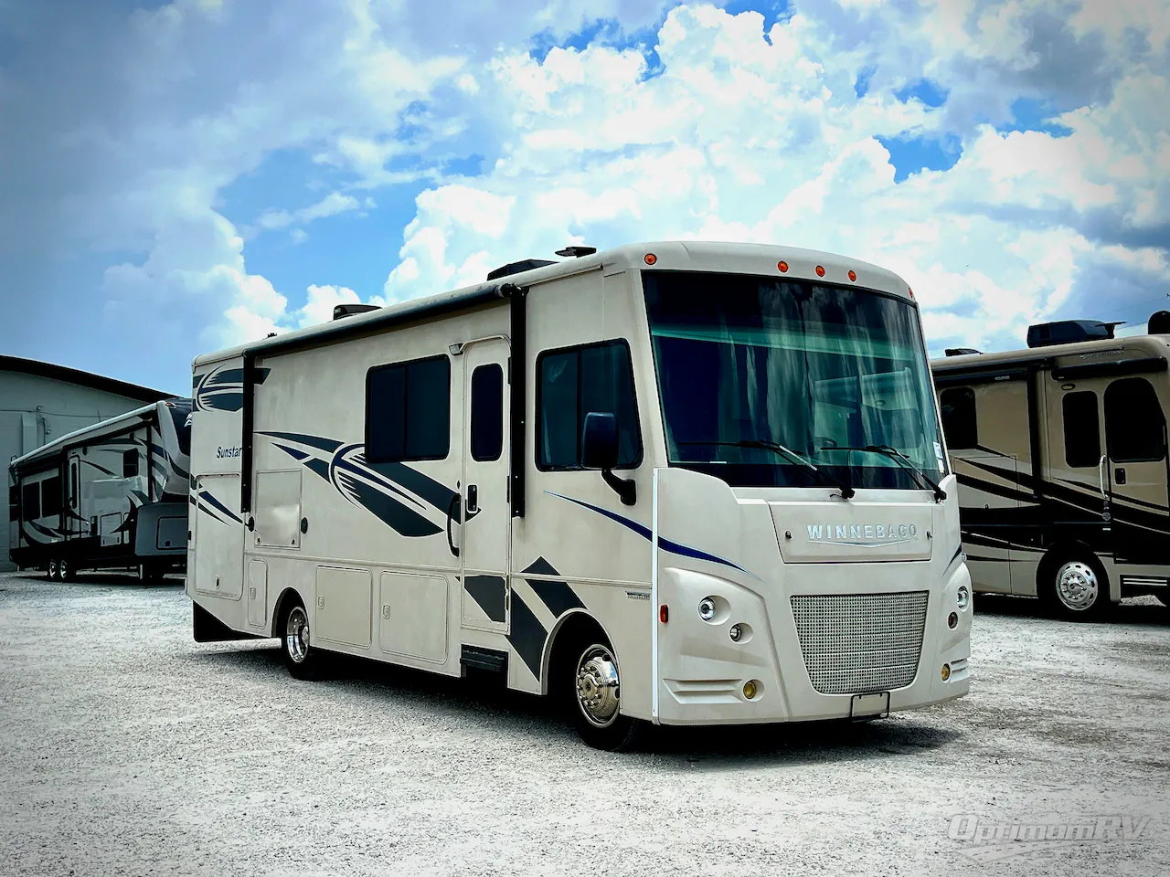 2017 Winnebago Sunstar 29V - Photo 2