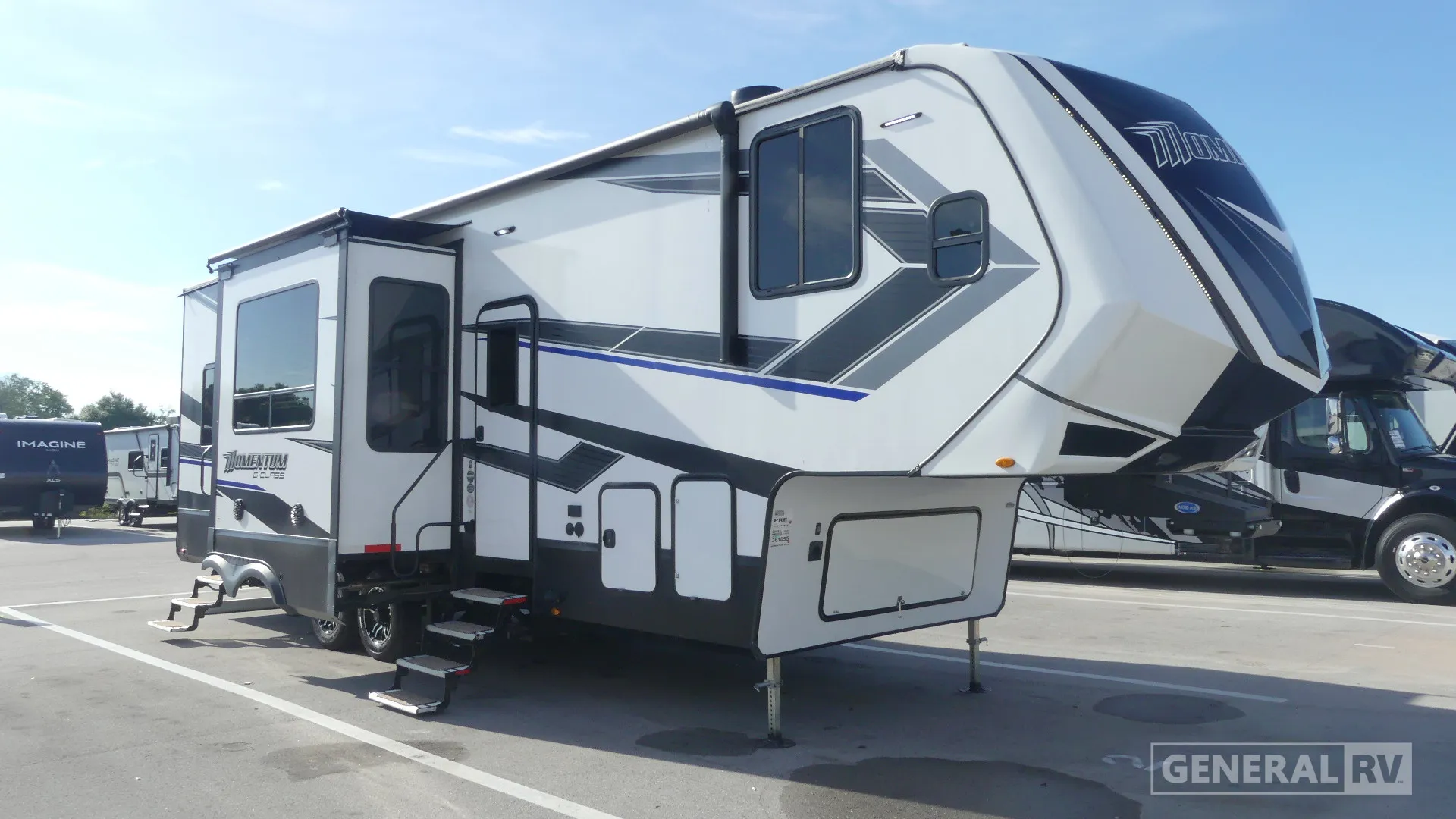 2021 Grand Design Momentum G-Class 320G - Photo 2