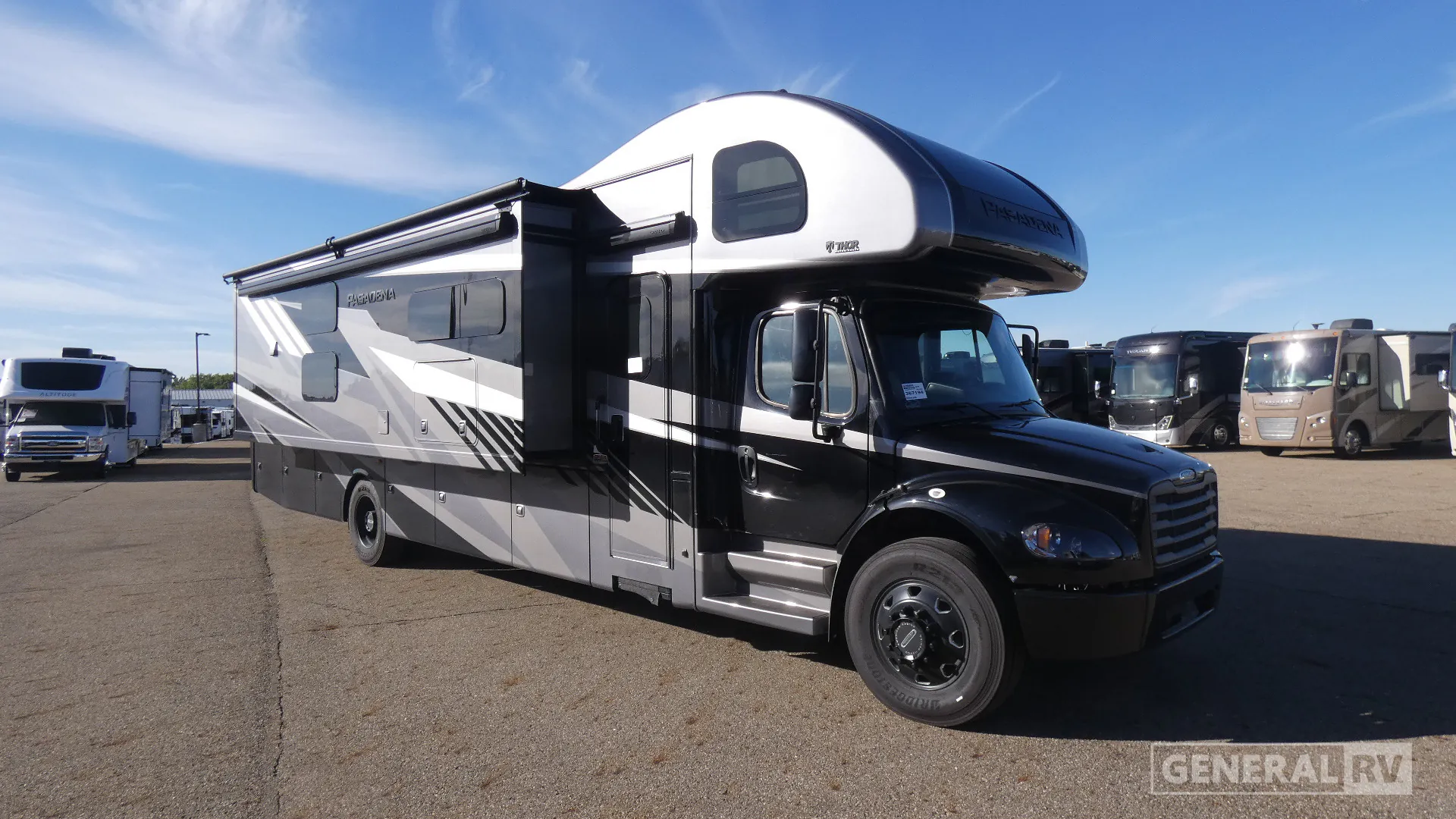 2025 Thor Motor Coach Pasadena 38XL - Photo 2