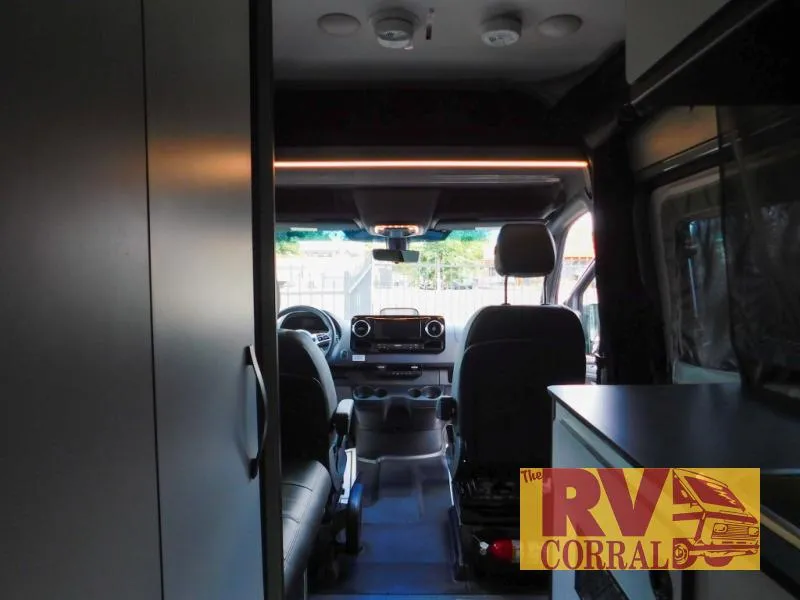 2027 Winnebago Revel Sport 44C - Photo 3