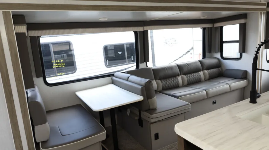 2022 Forest River Wildwood 27RE — Photo 6