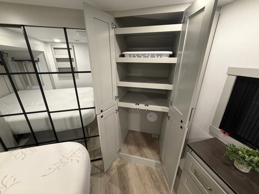 2026 Brinkley Model G 3970, Photos photo 46
