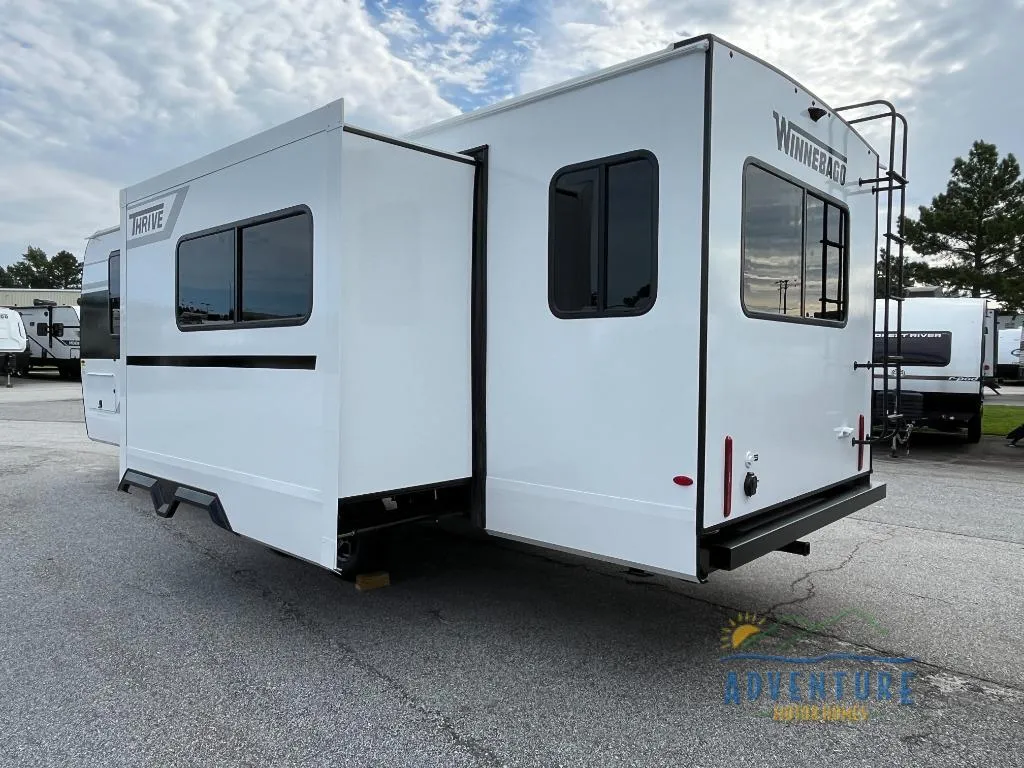 2026 Winnebago Thrive 25RLS - Photo 4