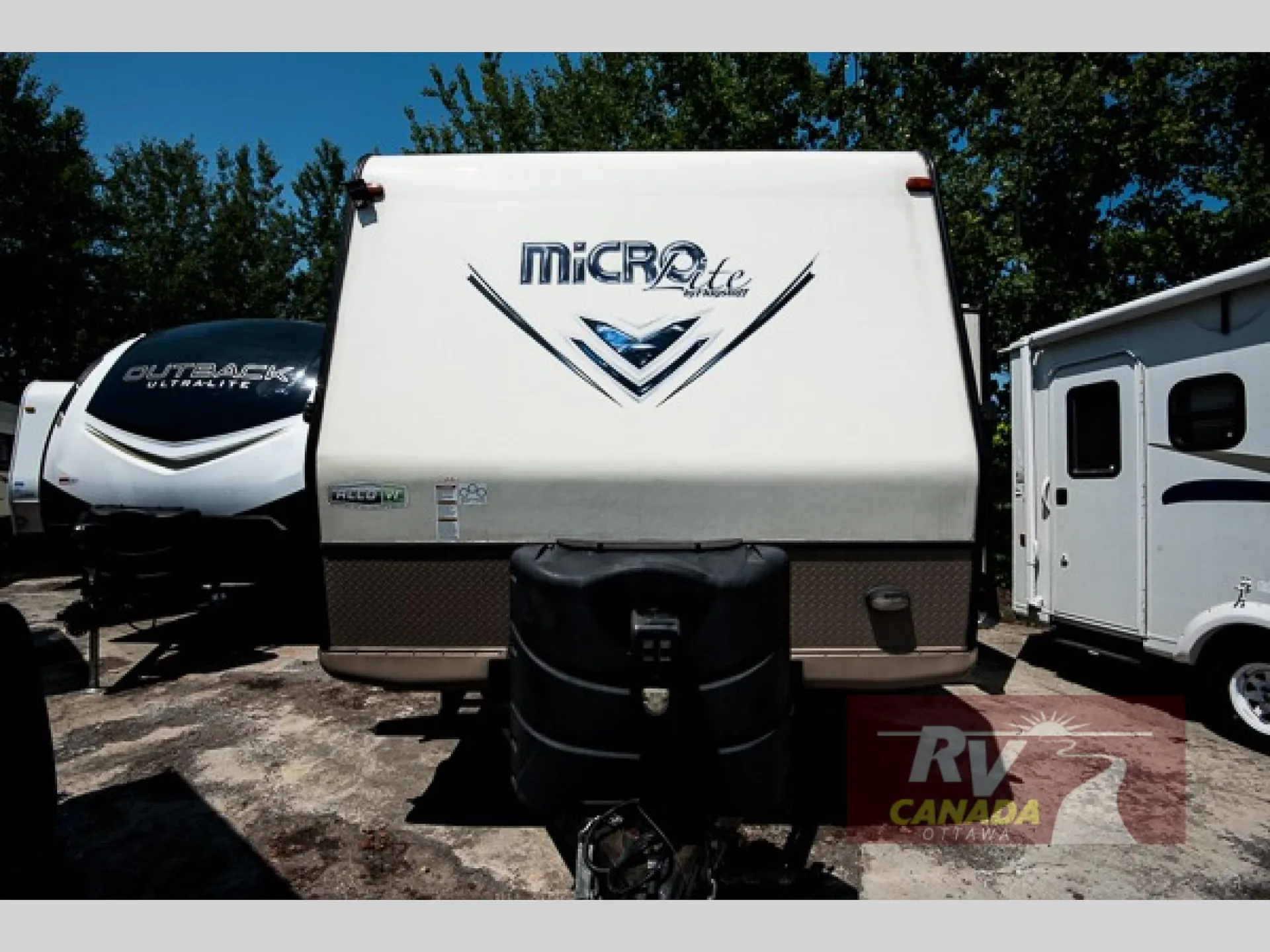 2017 Forest River Flagstaff Micro Lite 25BDS - Photo 3