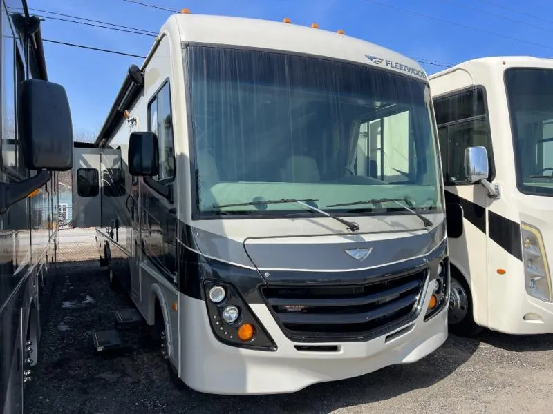 2018 Fleetwood RV Flair LXE 31W - Main photo