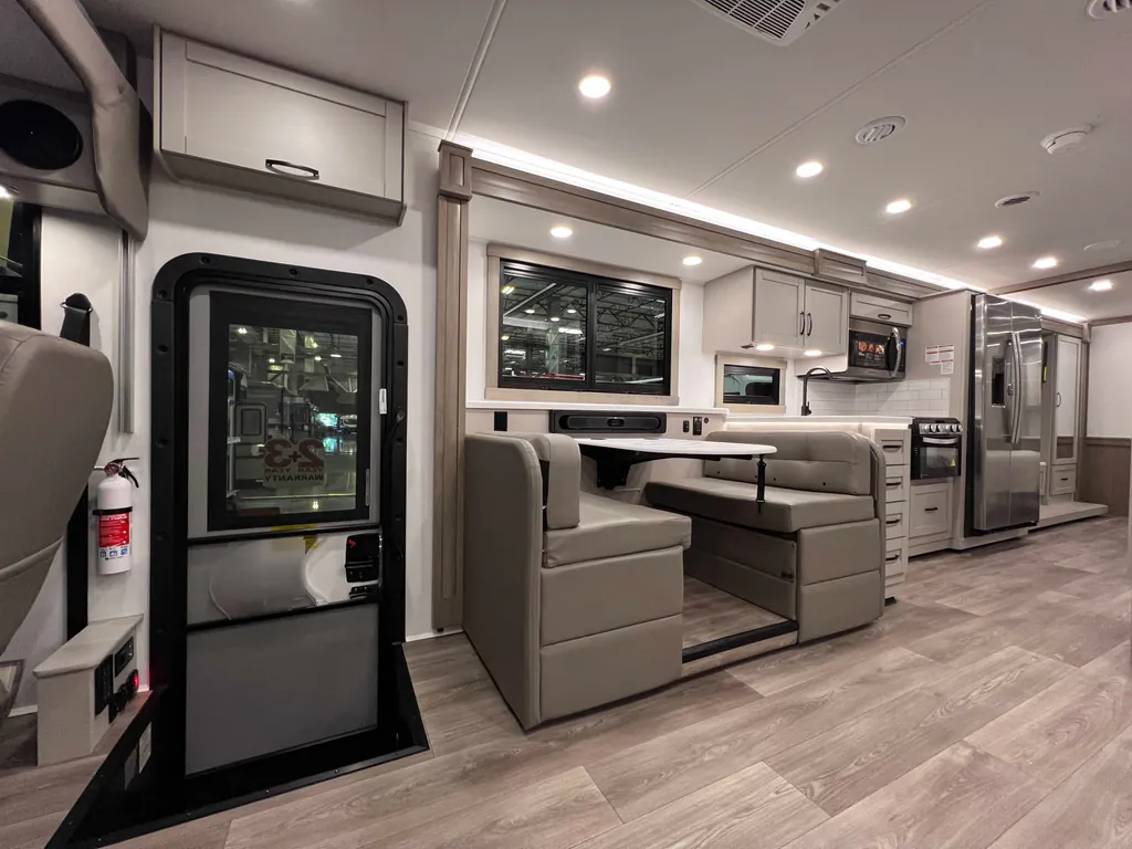 2027 Entegra Coach Vision XL 36C, Photos photo 11