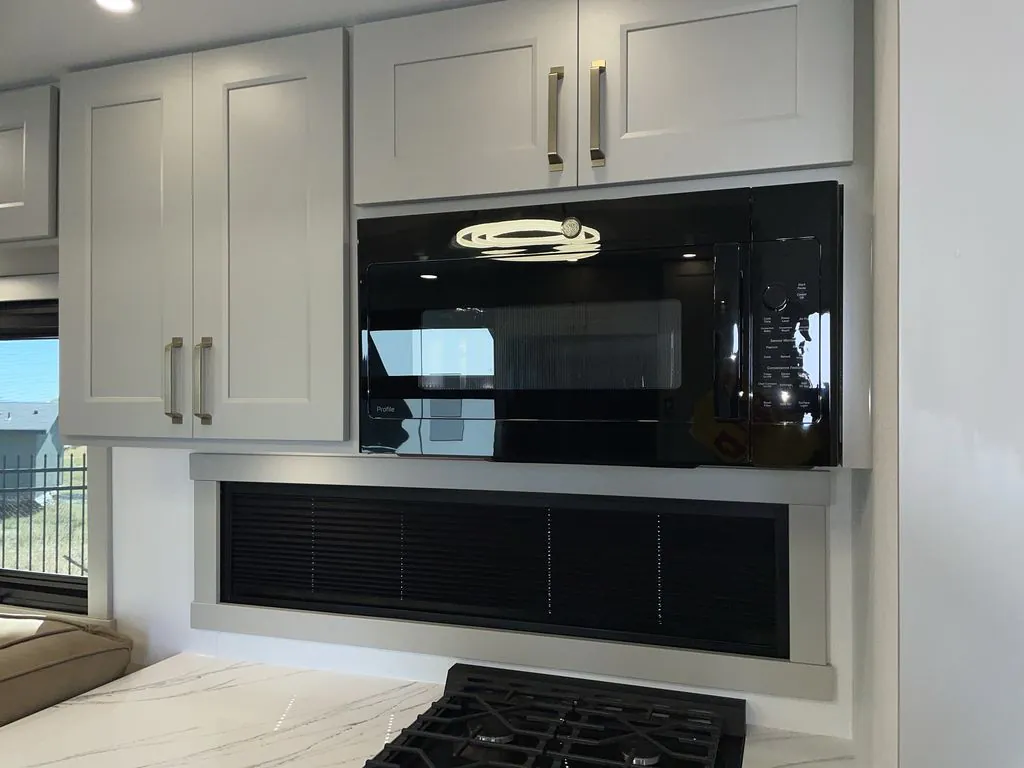 2026 Brinkley Model G 4150, Photos photo 9