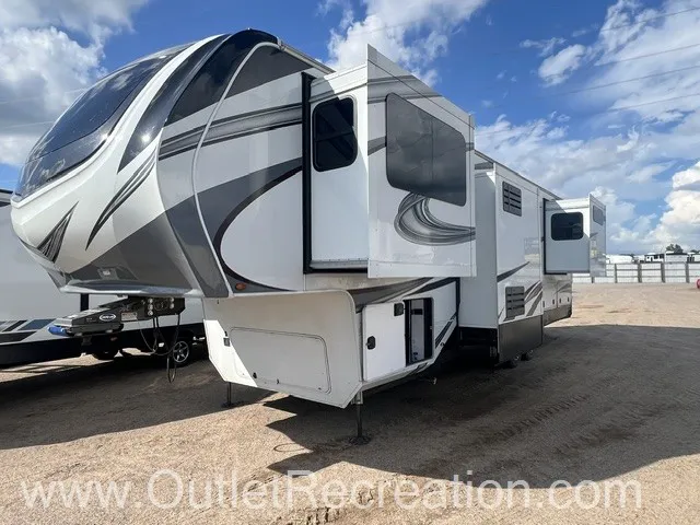 2022 Grand Design Solitude 346FLS - Photo 4