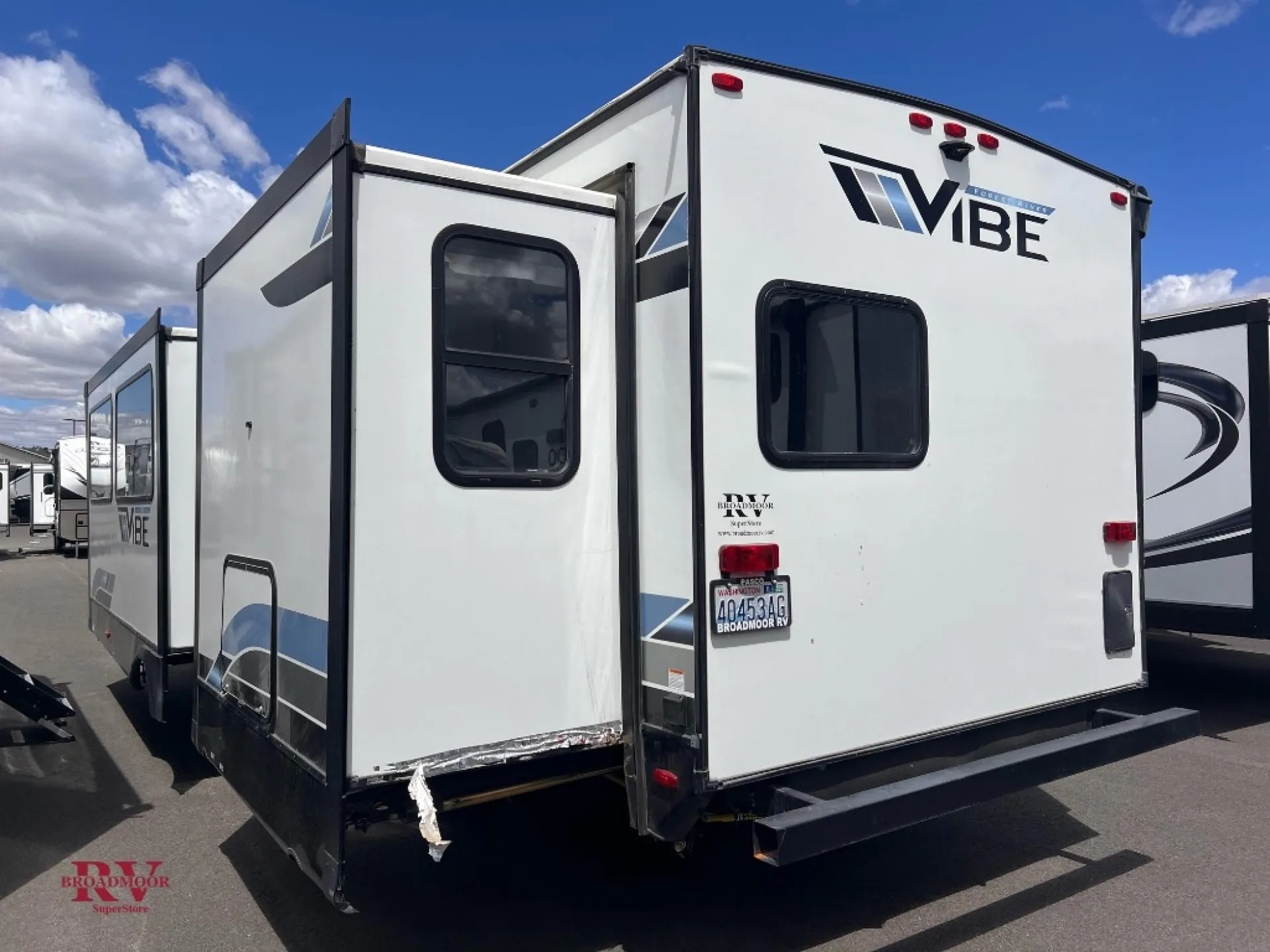 2021 Forest River Vibe 27FK - Photo 4